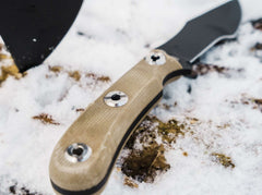 Cuțit Böker Plus Micro Tracker 2.0 – Compact, Brutal și Gândit pentru Supraviețuire