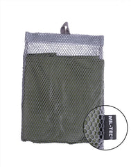 Poncho de Ploaie Negru din Vinil – Ușor, Compact, Versatil