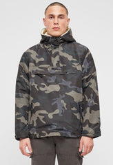 Geaca de Vant Sherpa Dark Camo Brandit - Protectie si Versatilitate