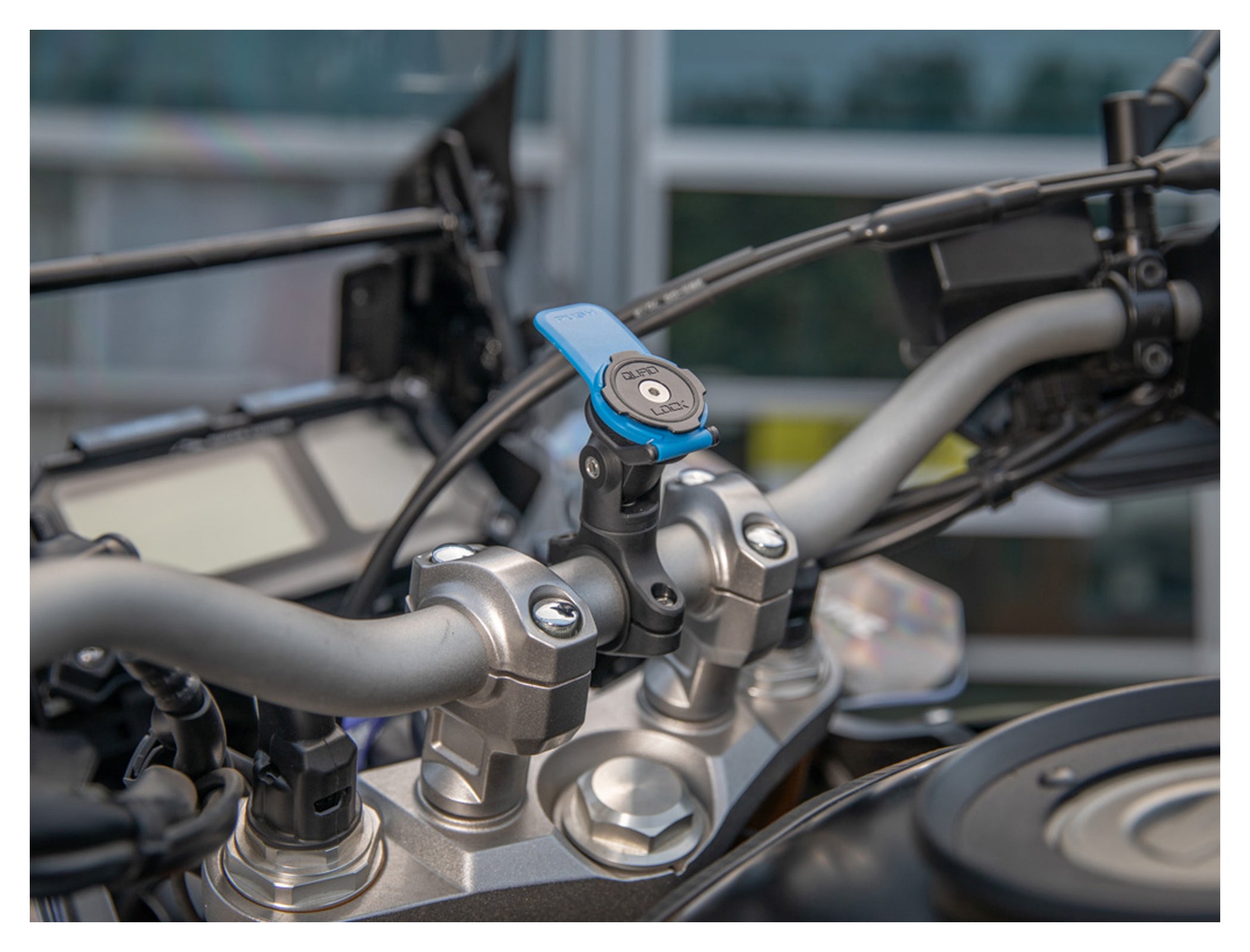 Adaptor Articulat Quad Lock pentru Suporturi Moto - Unghi Ajustabil