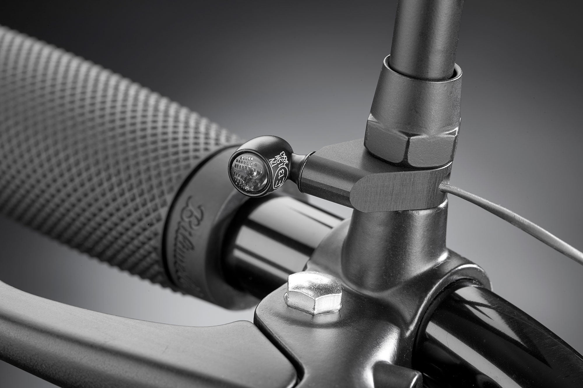 Adaptor Fixare Variabil M6 Kellermann - Montare Semnalizatoare Moto