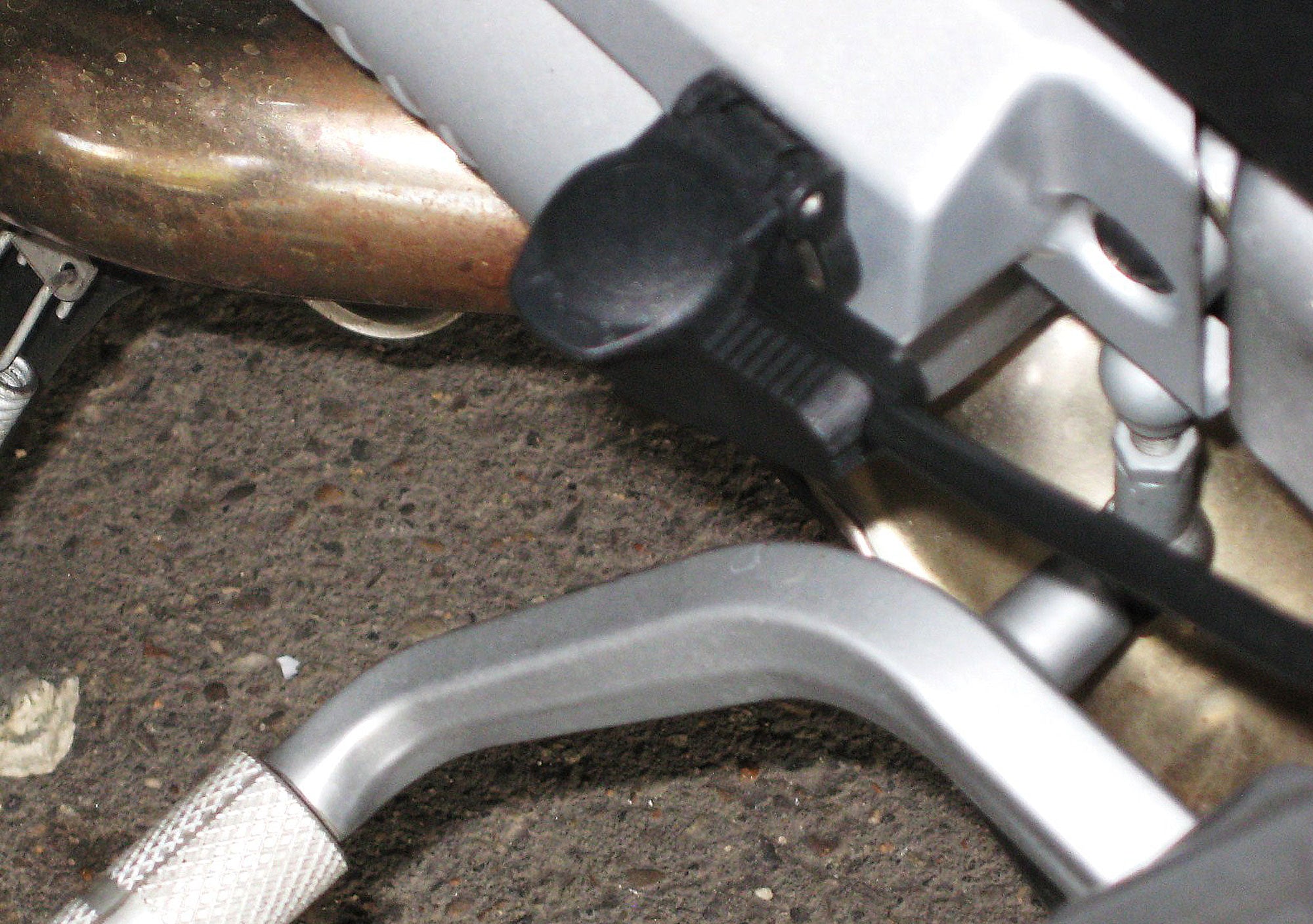 Adaptor Priza Moto Unghiular DIN Louis - Design Plat, Universal