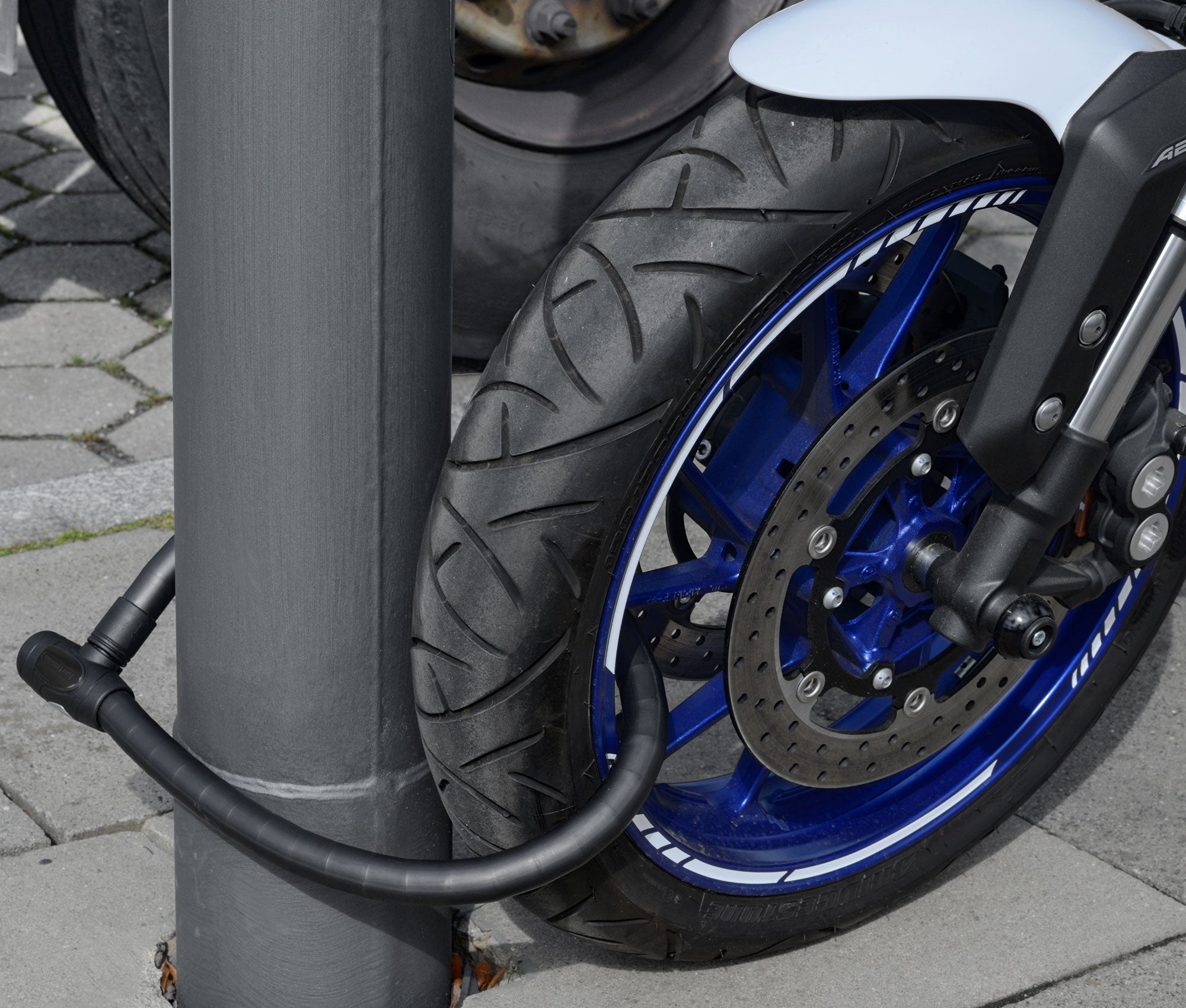Antifurt Cablu Blindat Automat Louis - Securitate Maximă Moto