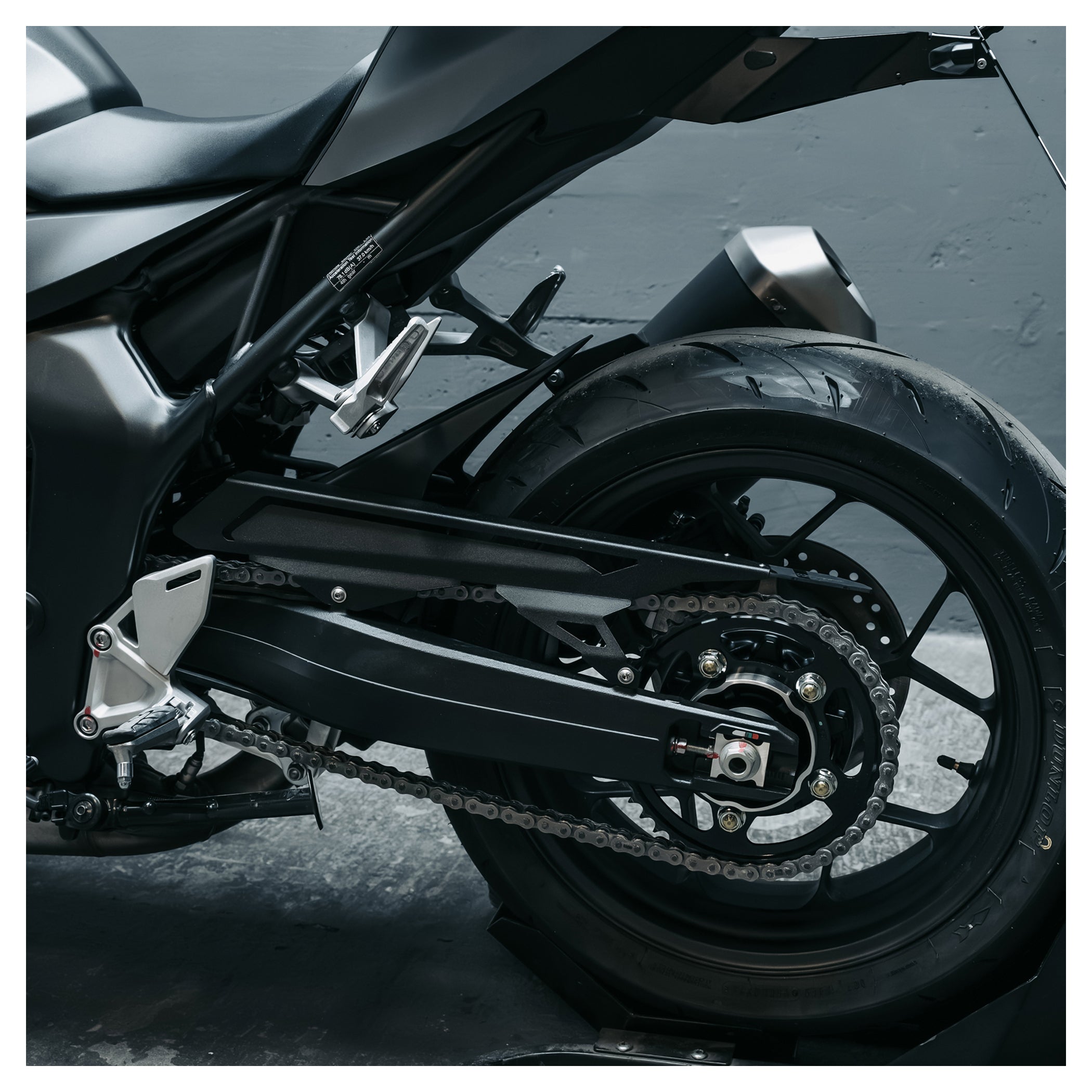 Apărătoare Lanț Aero CB1000 Hornet MOTOISM - Aluminiu, Sportiv