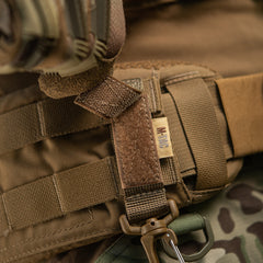 Atașament cu Carabiner M-Tac - Coyote, Prindere MOLLE