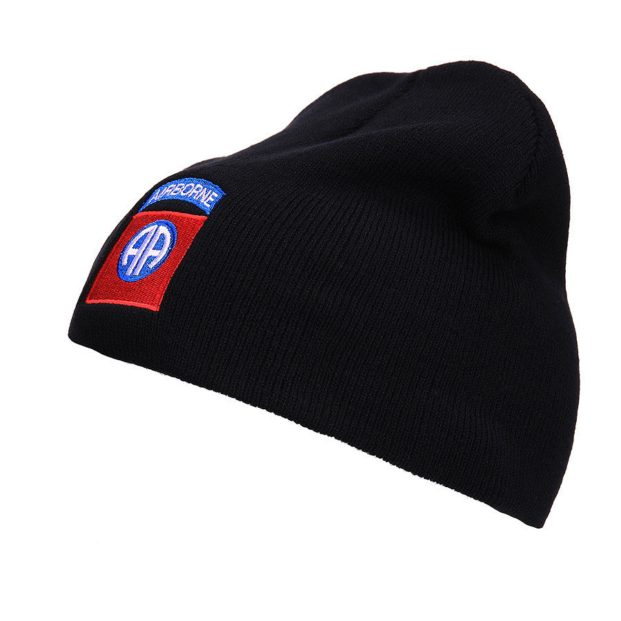 Beanie 82nd Airborne Negru - Simbol al Curajului și Devotamentului