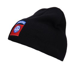 Beanie 82nd Airborne Negru - Simbol al Curajului și Devotamentului