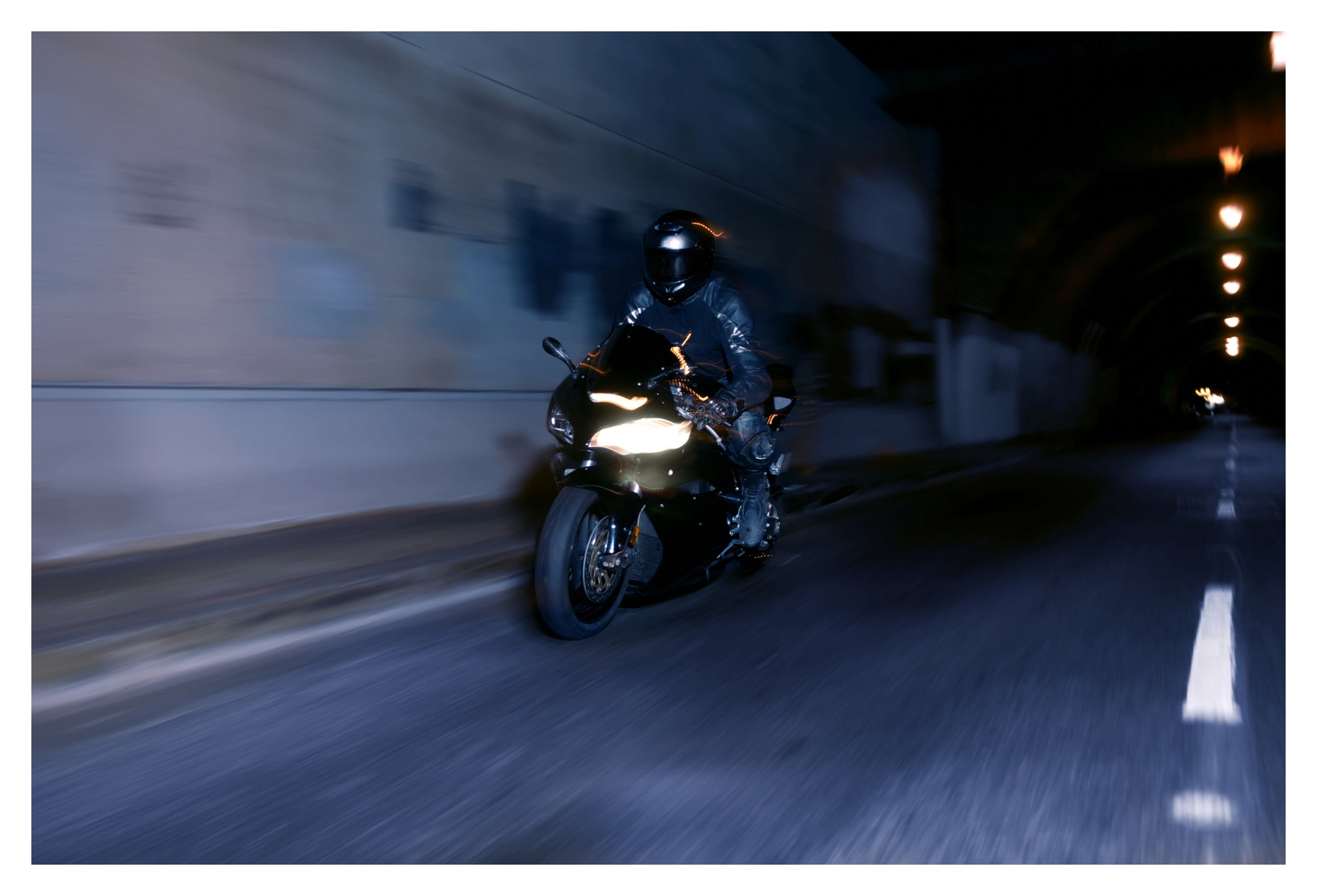 Bec Moto RacingVision GT200 H7 Philips - Până la 200% Mai Multă Lumină