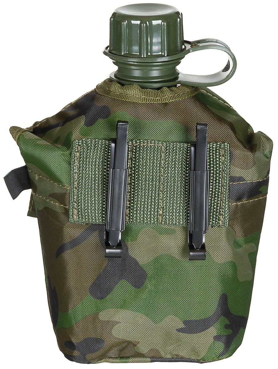 Bidon militar plastic 1L cu husă Woodland MFH - Capac înșurubabil, clipsuri prindere