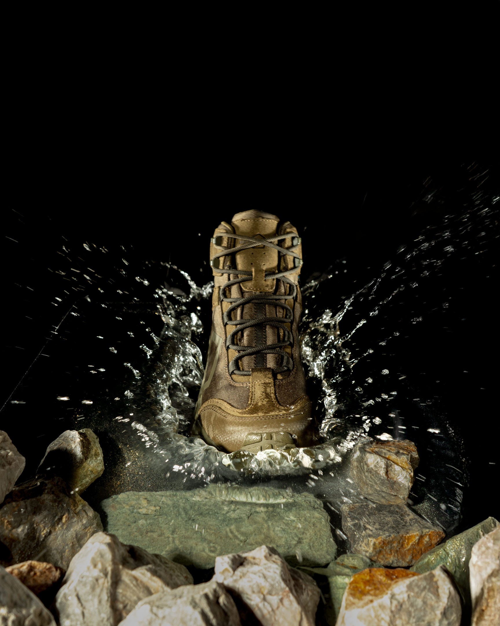 Bocanci Gravity Trekking 6 Wp Boots -Trek Coyote Pentagon Tactical - Confort și Rezistență pe Teren Accidentat