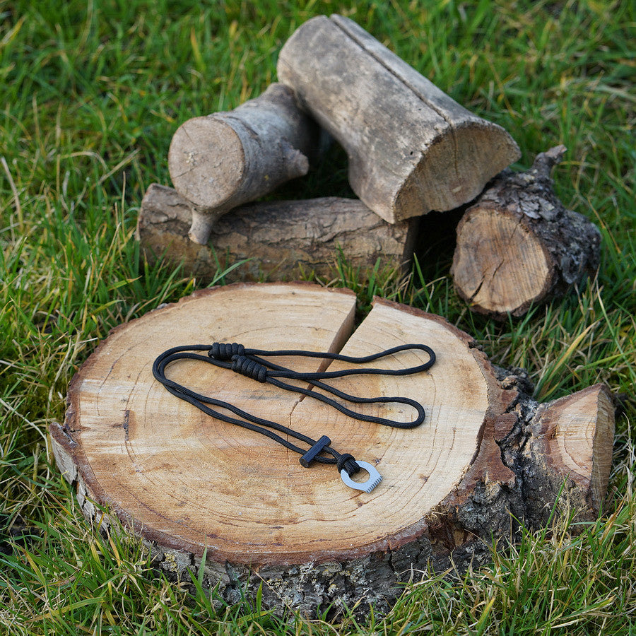Brățară Paracord Fire Starter Negru - Esențială pentru Supraviețuire