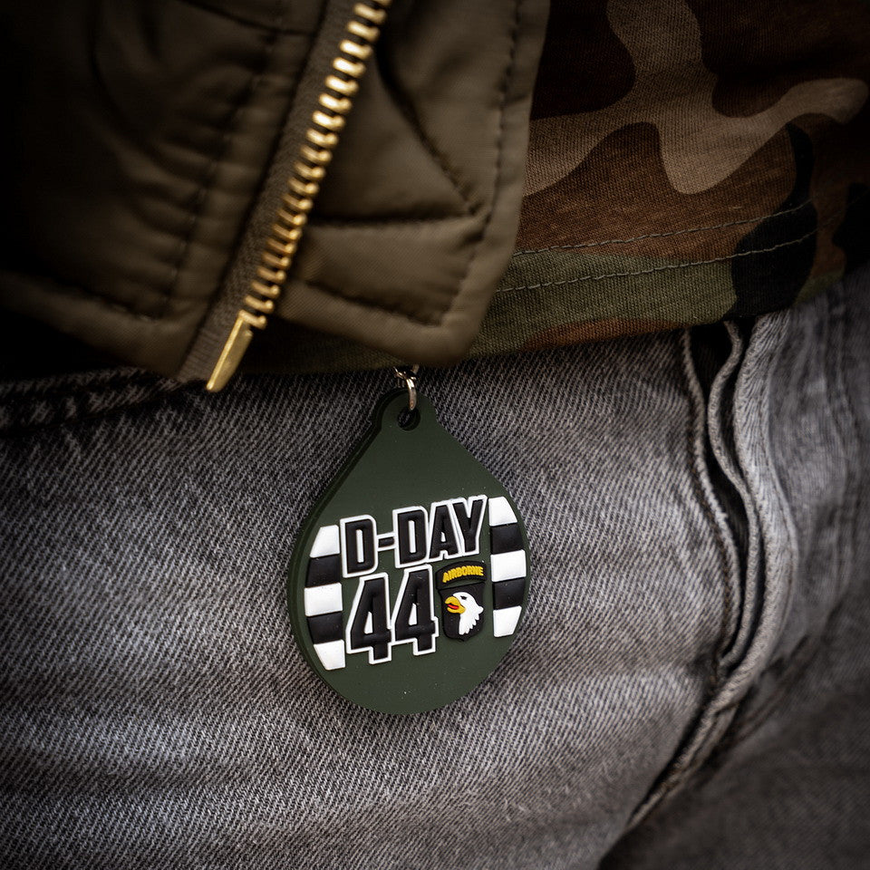 Breloc 3D PVC Invasion Stripes D-Day 44 Fostex - Spirit de Luptă Adevărat