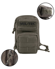 Breloc Mini Rucsac Mil-Tec Assault – 3 Buzunare cu Fermoar, Oliv