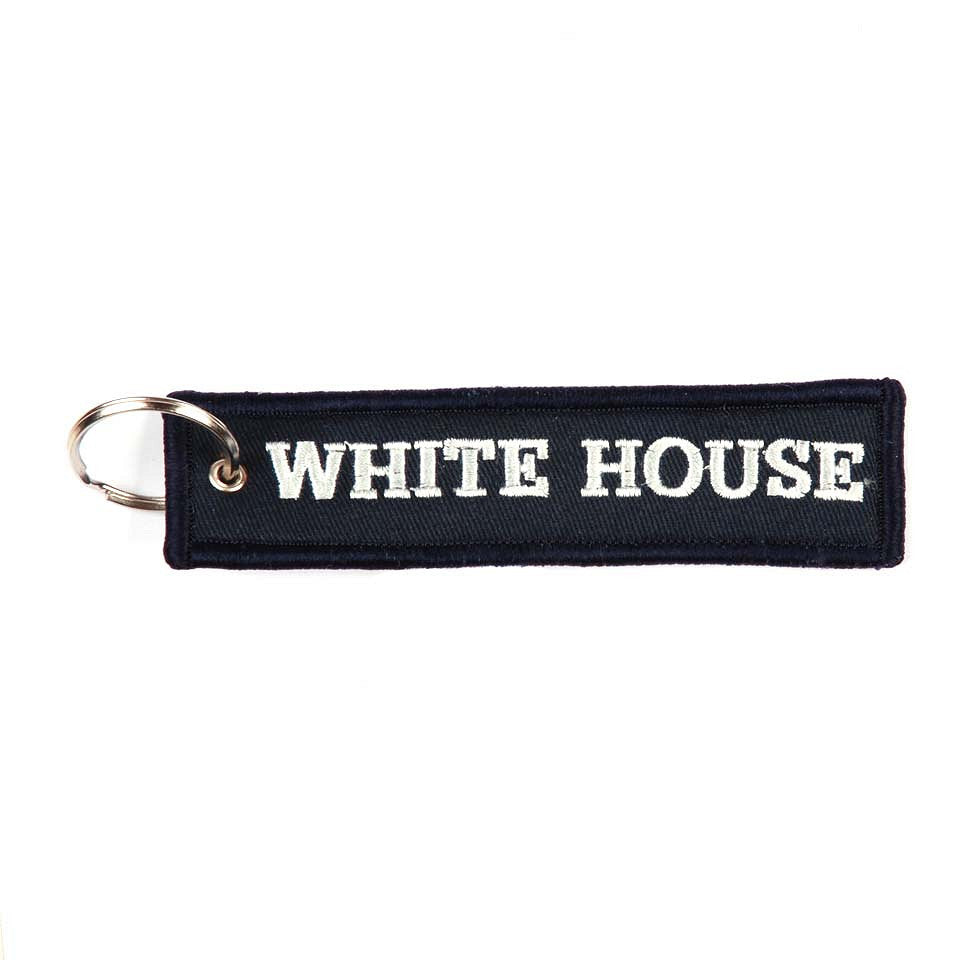 Breloc White House #27 Diversen - Organiza-ți Echipamentul Tactic
