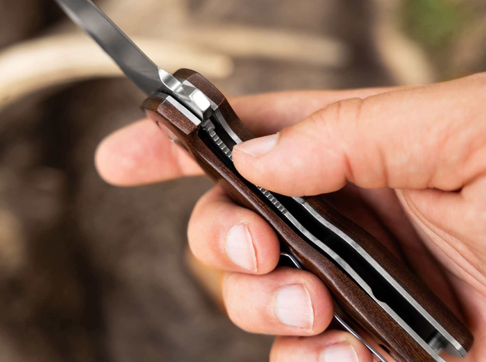 Briceag Böker Argentina Heroína Holz – Cuțit EDC Elegant, Premium și Fiabil