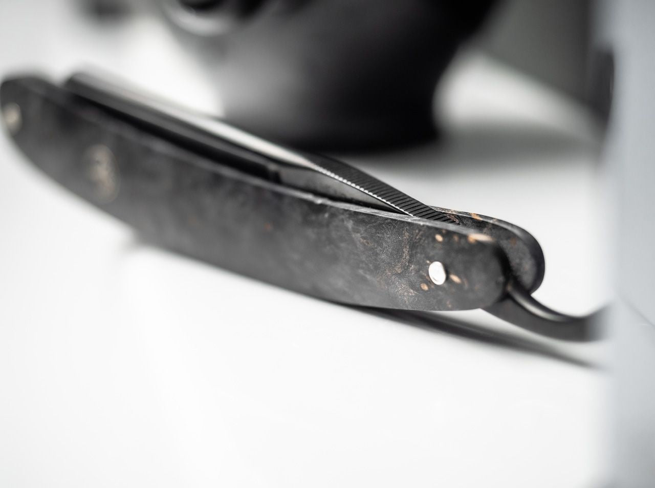 Briceag Böker Black Amboina- Lama Carbon Negru, Maner Lemn Amboina