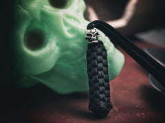 Briceag Böker Plus Black Skull Lanyard Heinr. Böker Baumwerk GmbH- Negru