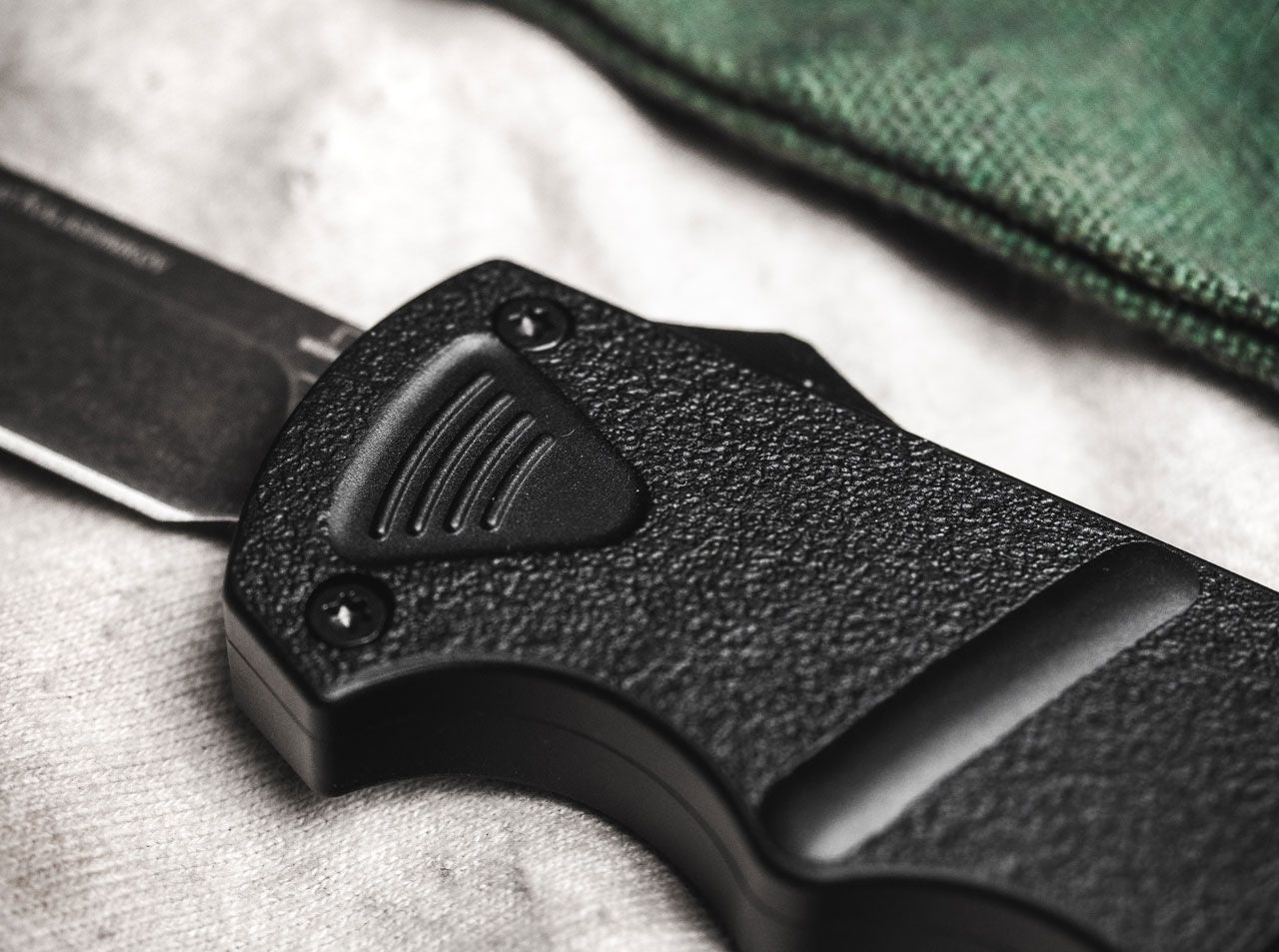 Briceag Böker Plus Kalashnikov OTF Bowie Böker- Lama D2 Stonewash, Prindere Sigura