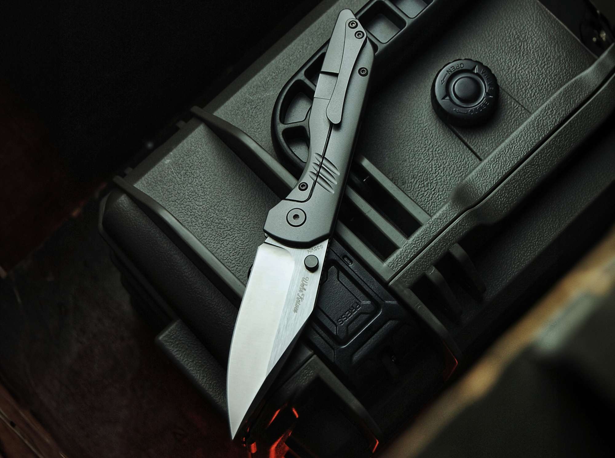 Briceag Böker Plus Max Heinr. Böker Baumwerk GmbH- Design Robust, Utilizare EDC