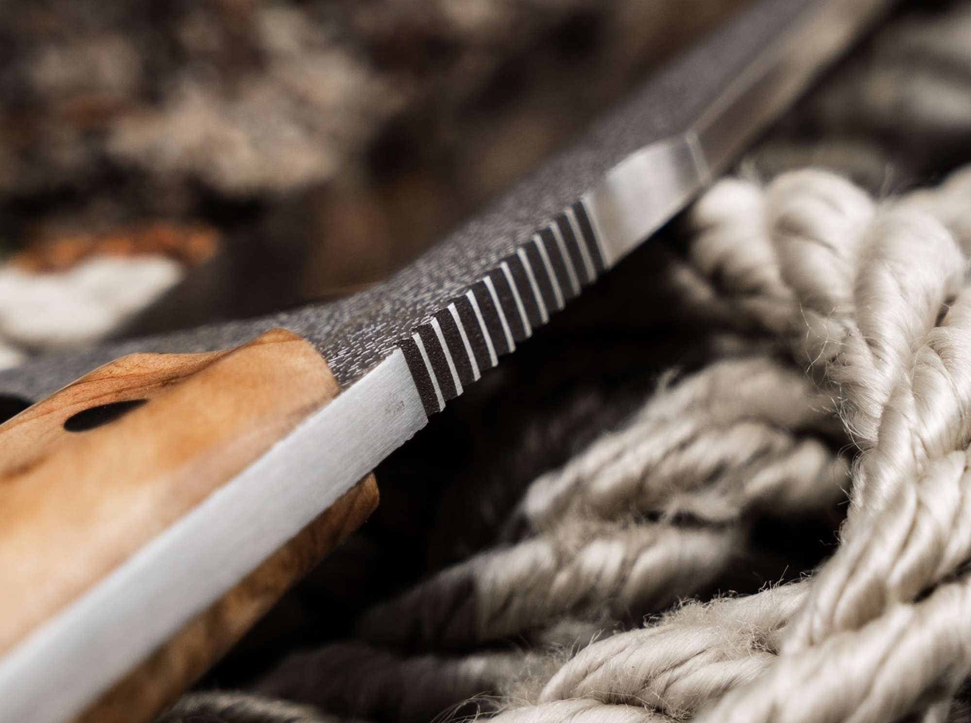 Briceag Böker Plus Overnighter – Cuțit EDC Mare, Elegant și Extrem de Puternic