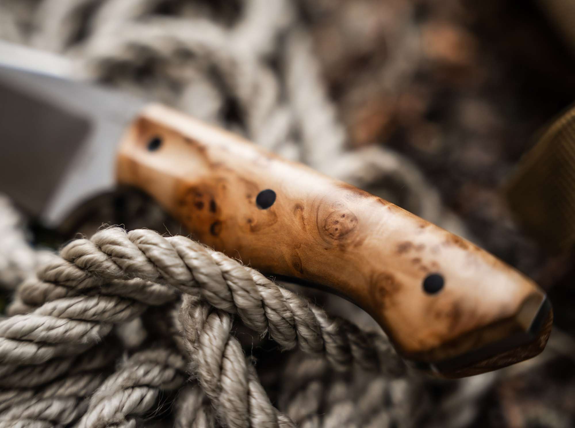 Briceag Böker Plus Overnighter – Cuțit EDC Mare, Elegant și Extrem de Puternic