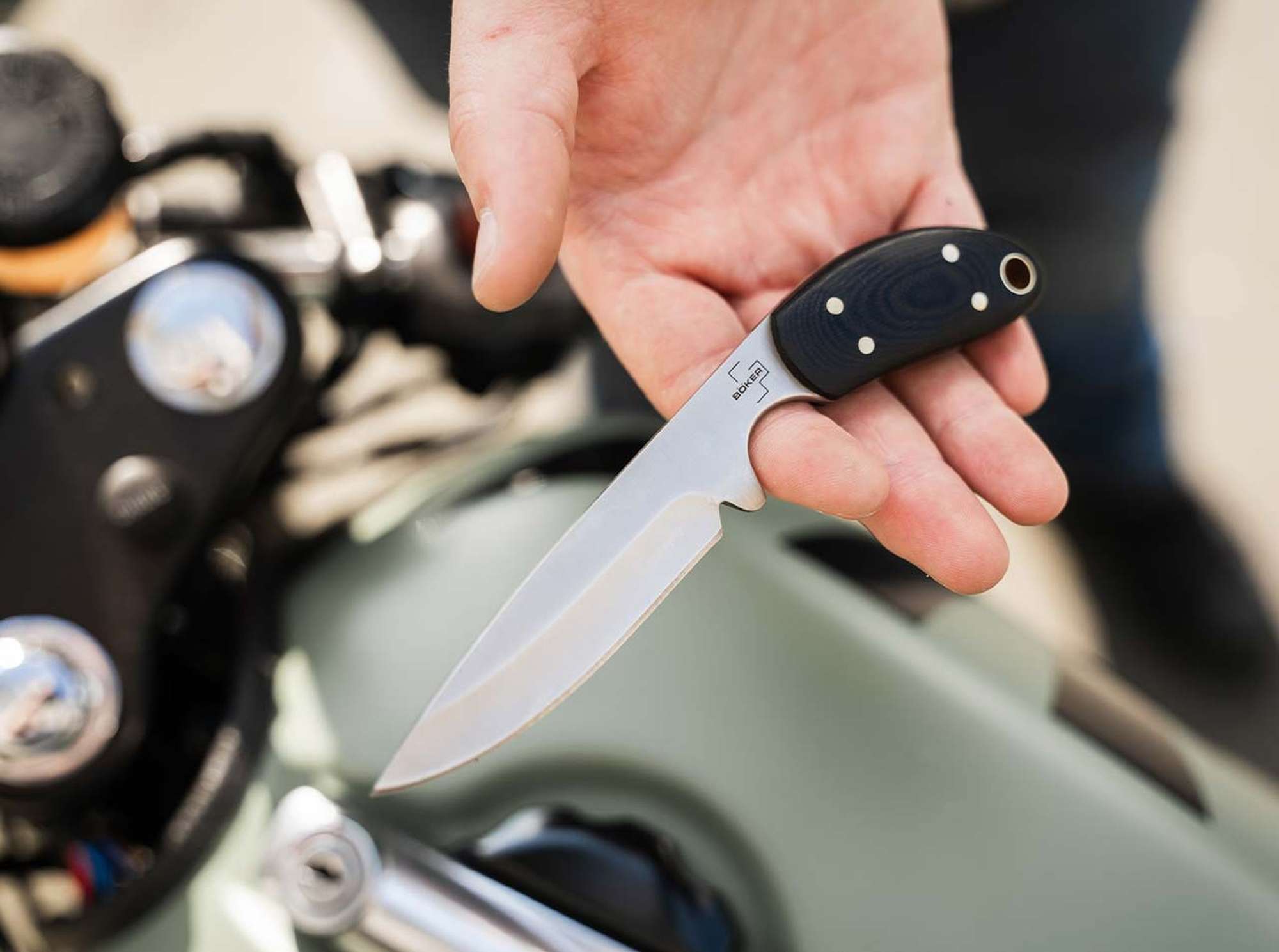 Briceag Böker Plus Pocket Knife 2.0 – EDC Robust, Modern și Extrem de Versatil
