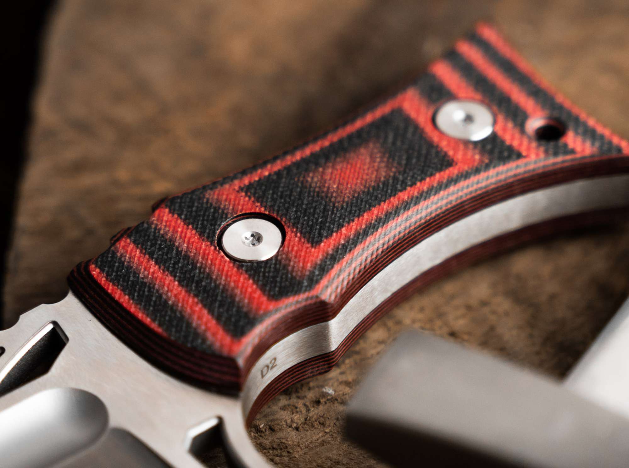 Briceag Böker Plus URD XL Böker- Lama D2 Wharncliffe, Constructie Full Tang