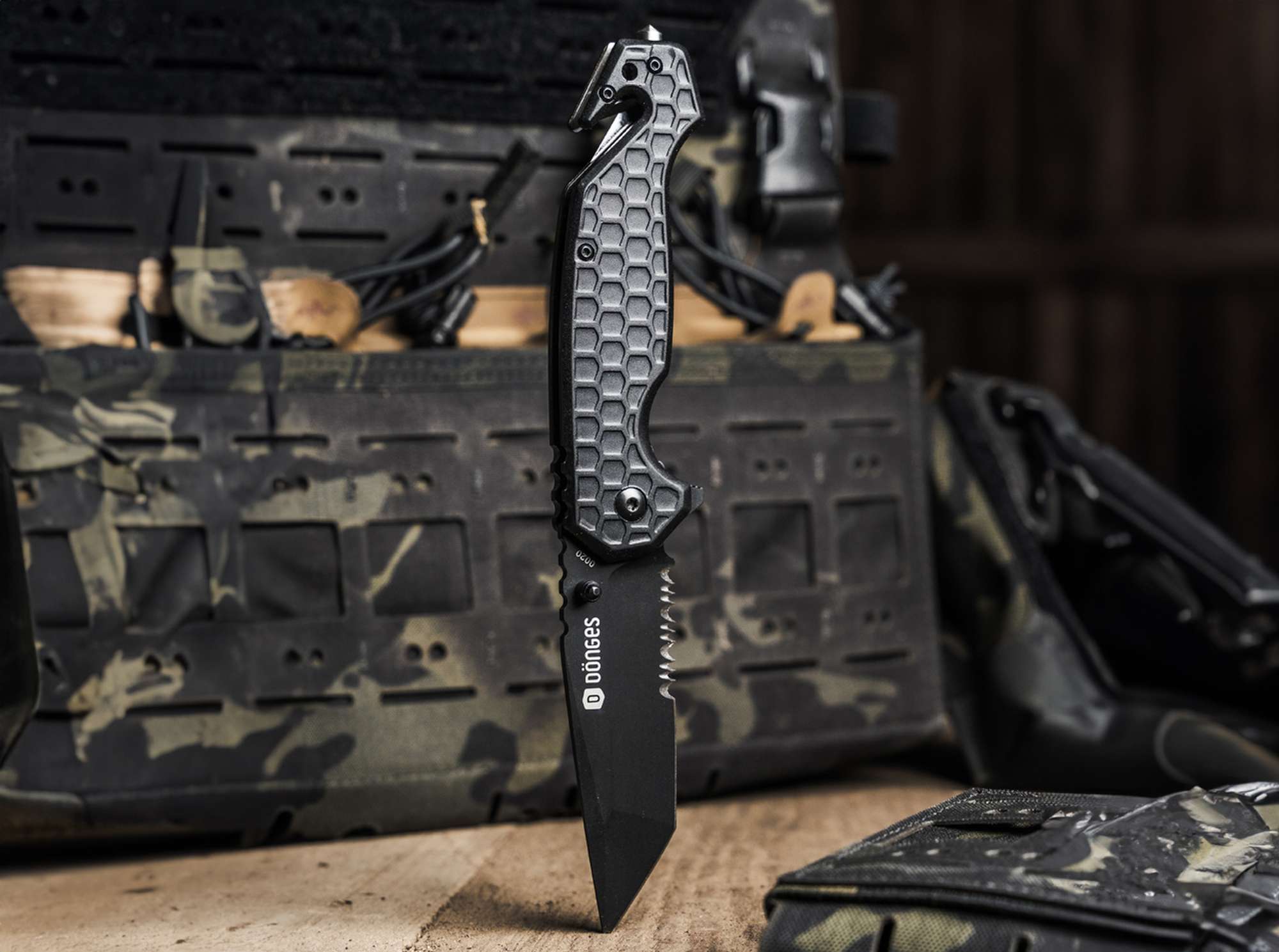 Briceag Dönges Basic Tactical Böker- Lamă Tanto Neagră, Funcții de Salvare