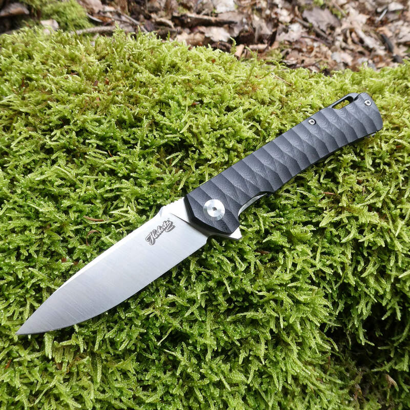 Briceag Einhandmesser Negru CJH - Oțel D2, Linerlock G10