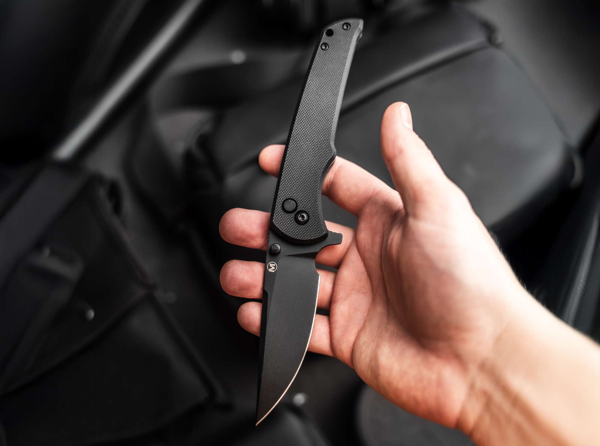 Briceag Magnum Blackjay – Cuțit EDC Robust, Modern și Ușor de Utilizat