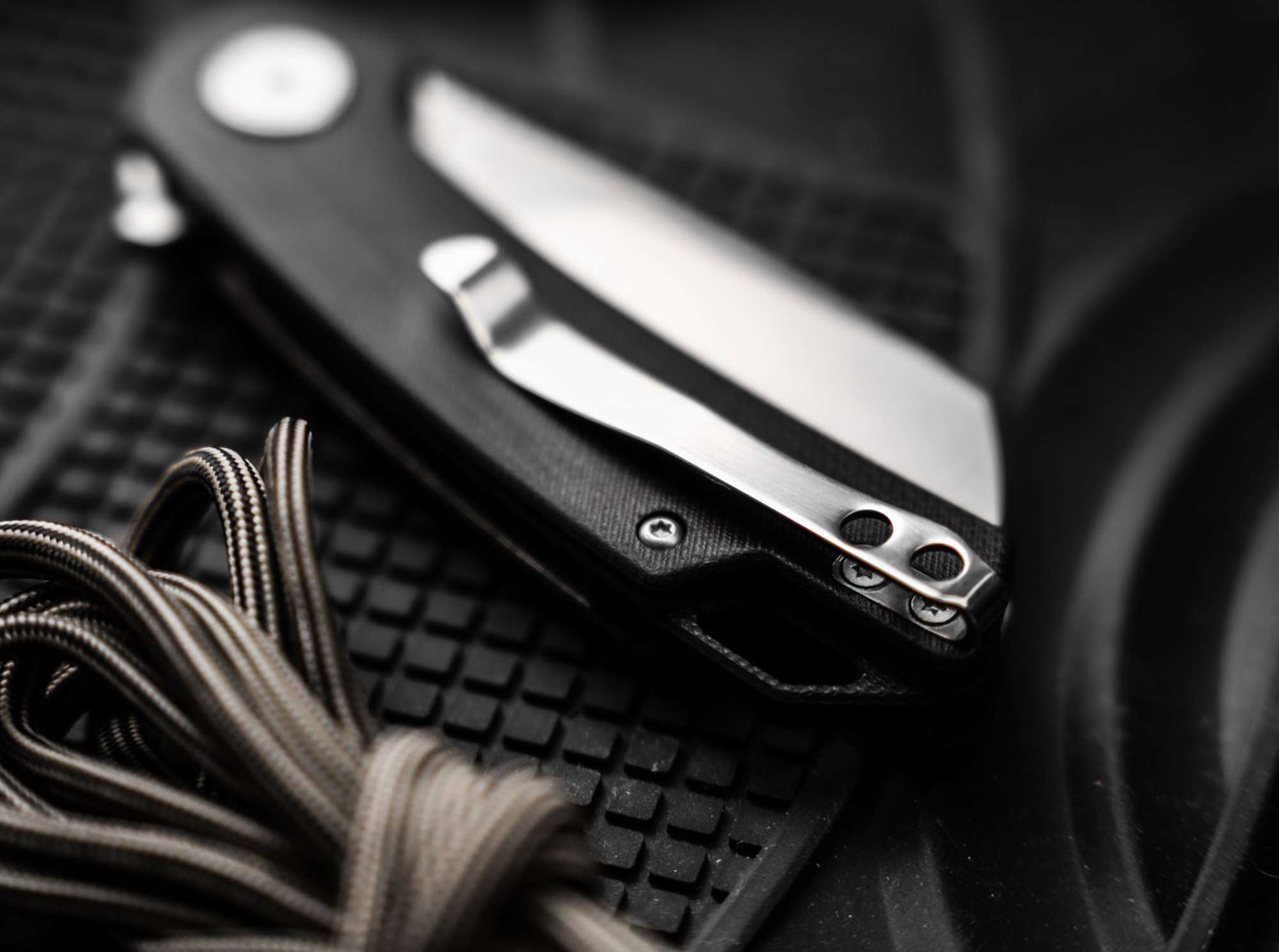 Briceag Magnum Cliff Wharn – Cuțit EDC Modern, Precis și Fiabil