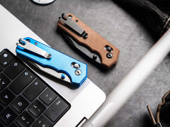 Briceag Magnum Rockstub Blue Elox – Cuțit EDC Compact, Modern și Fiabil