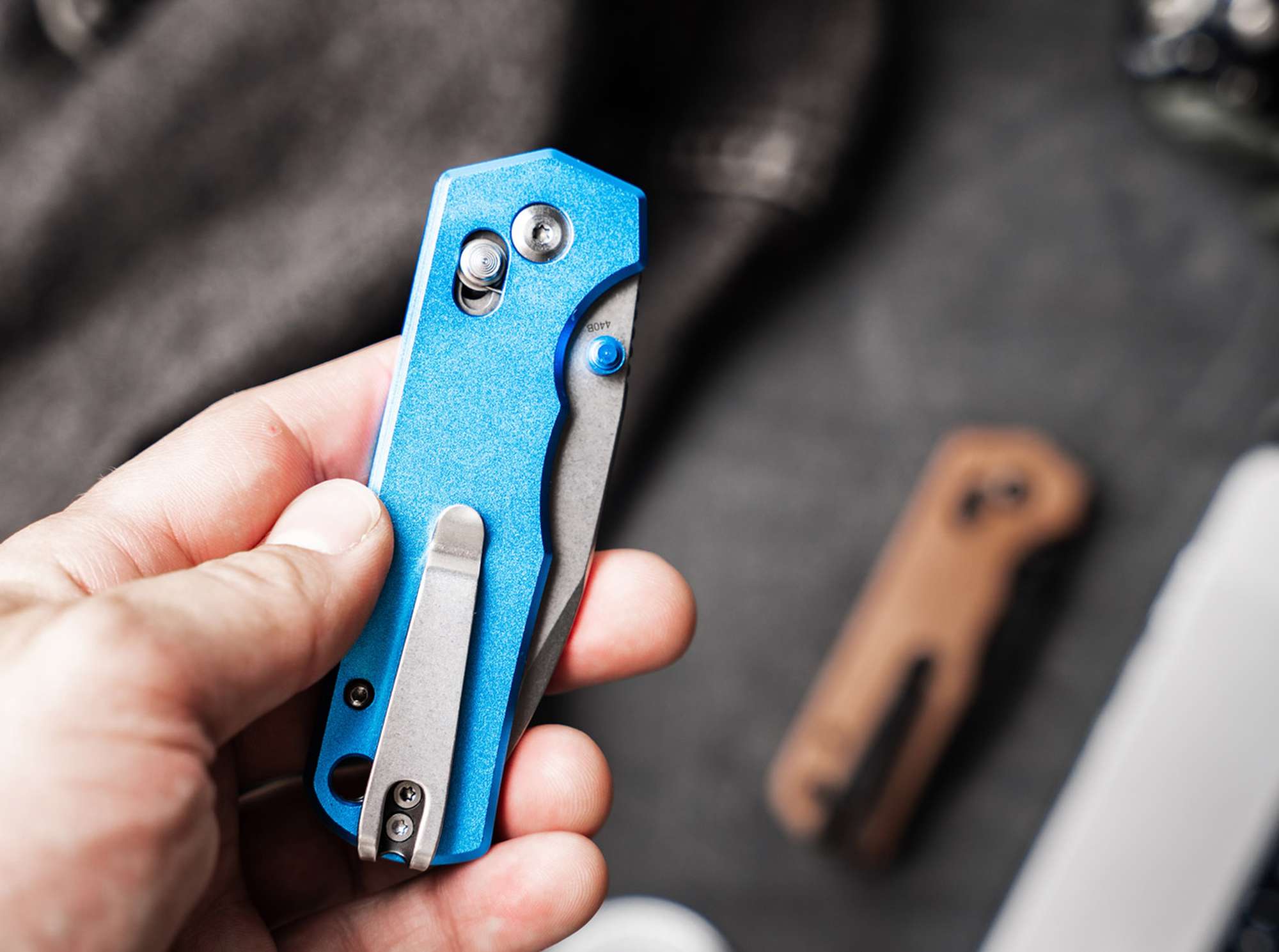 Briceag Magnum Rockstub Blue Elox – Cuțit EDC Compact, Modern și Fiabil