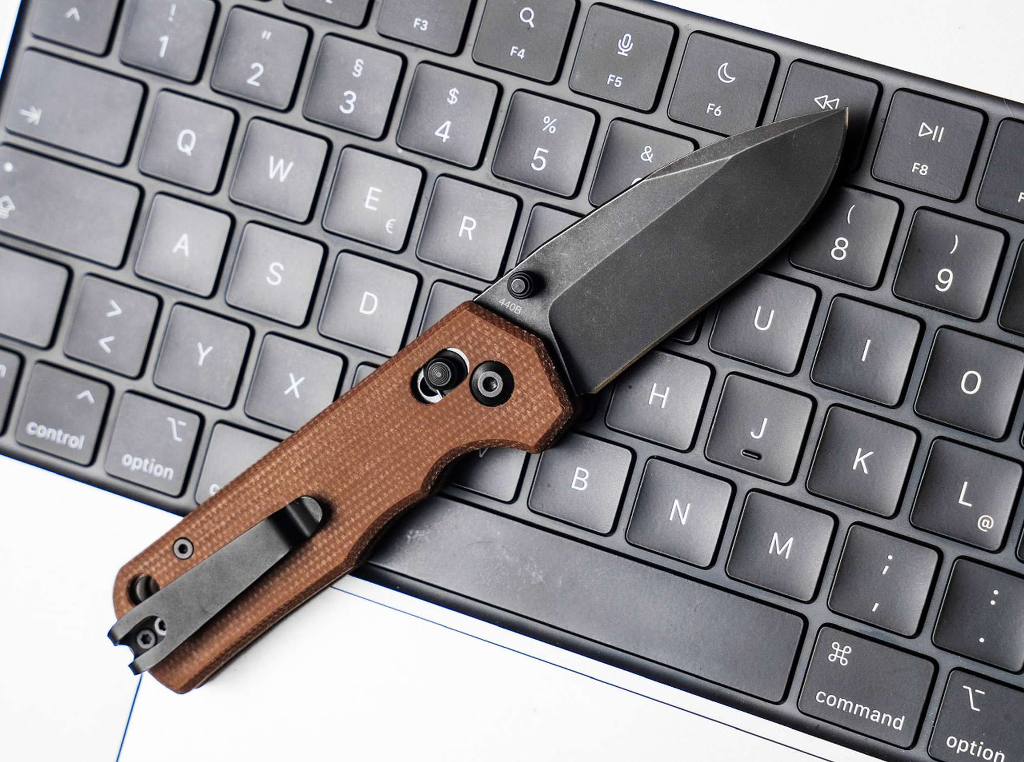 Briceag Magnum Rockstub Brown Micarta – Cuțit EDC Compact, Robust și Natural
