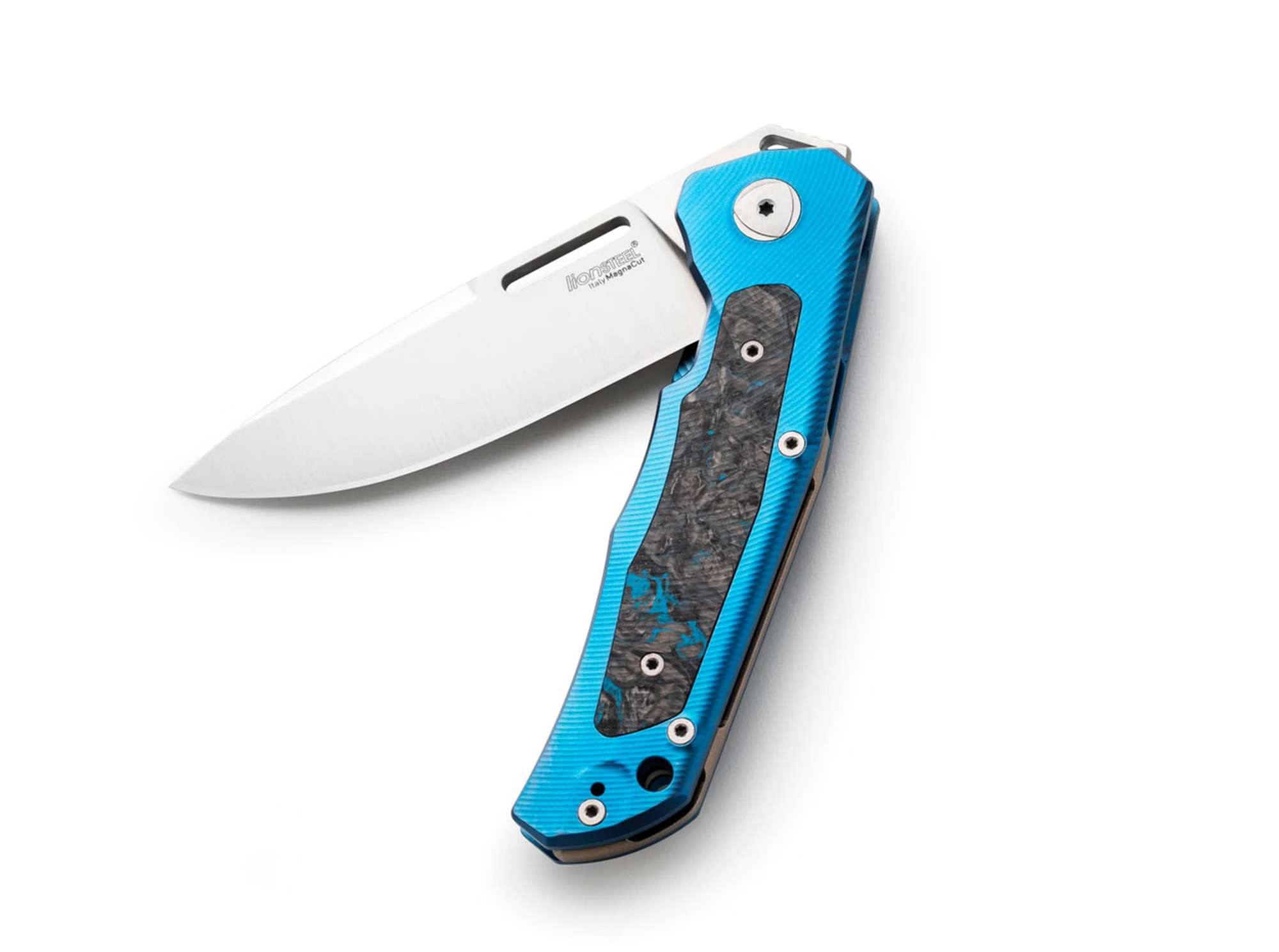 Briceag Q4ttro Blue Ti CF LionSteel- Lamă MagnaCut, Mecanisme Multiple de Deschidere