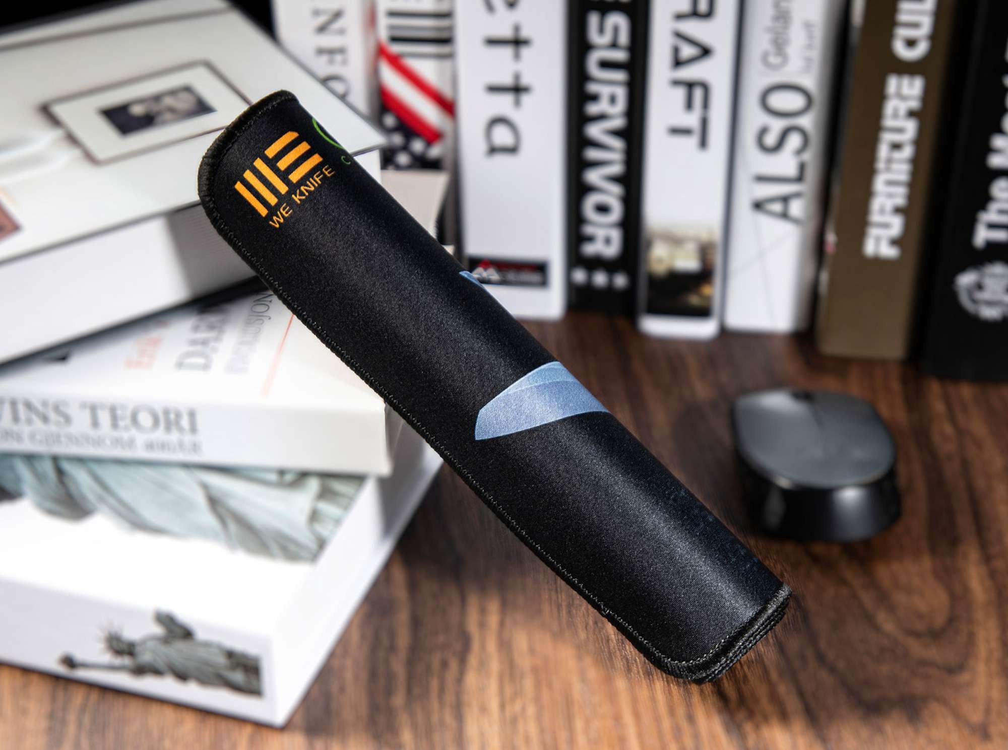 Briceag Shop Mat Giveaway WE Knife- Bază anti-alunecare, Rulabil
