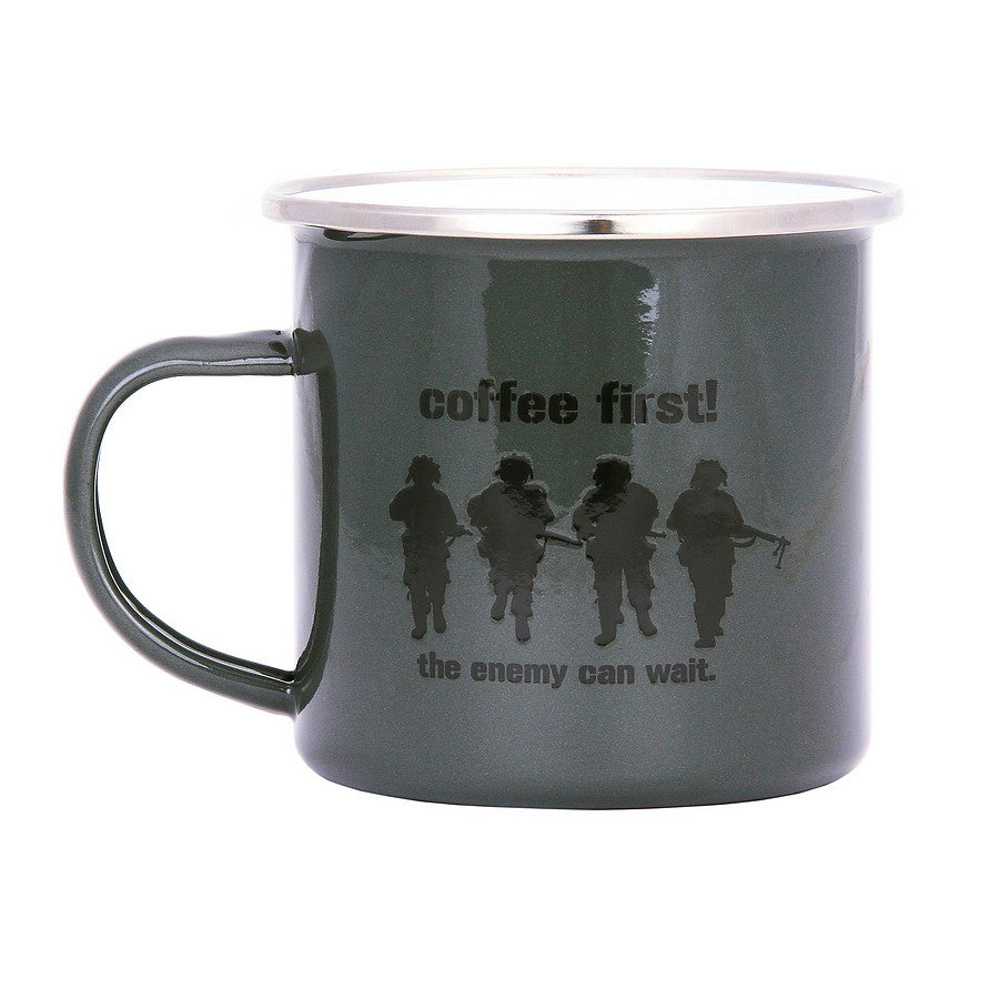 Cană Emaille Mok Coffee First! Verde Fostex - Rezistență și Ritual Matinal