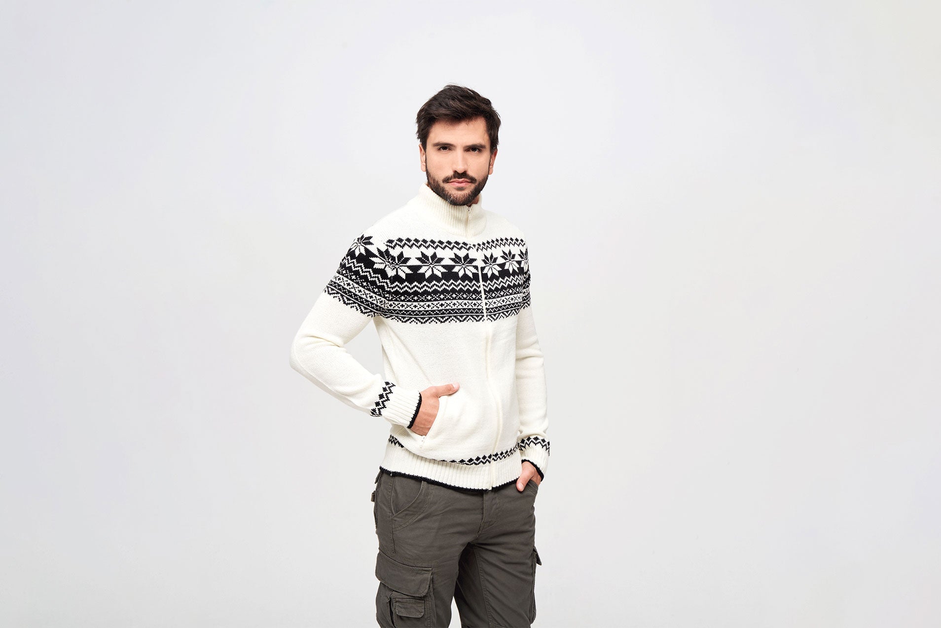 Cardigan Norwegian Alb Brandit - Caldura Autentica