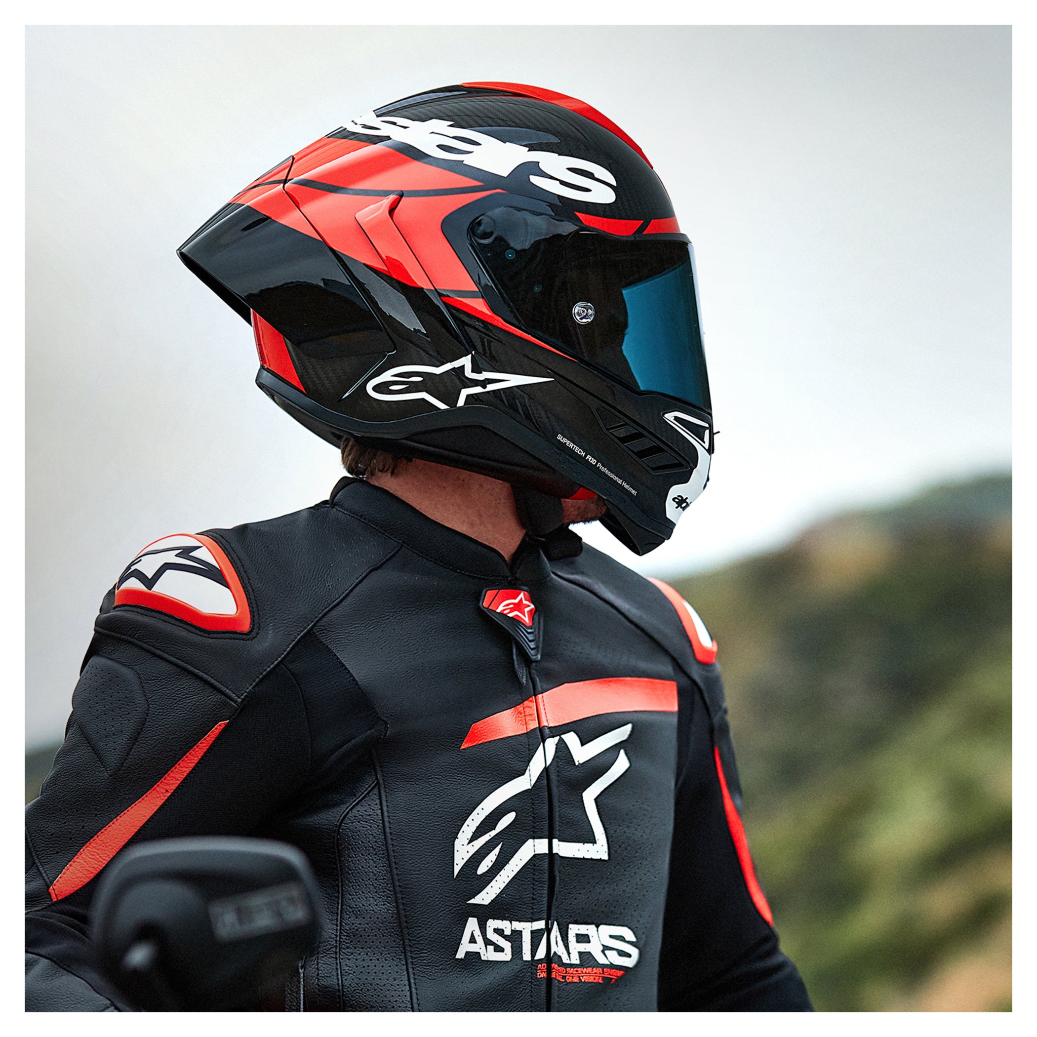 Cască Integrală Supertech R10 Alpinestars - Carbon, Siguranță Maximă