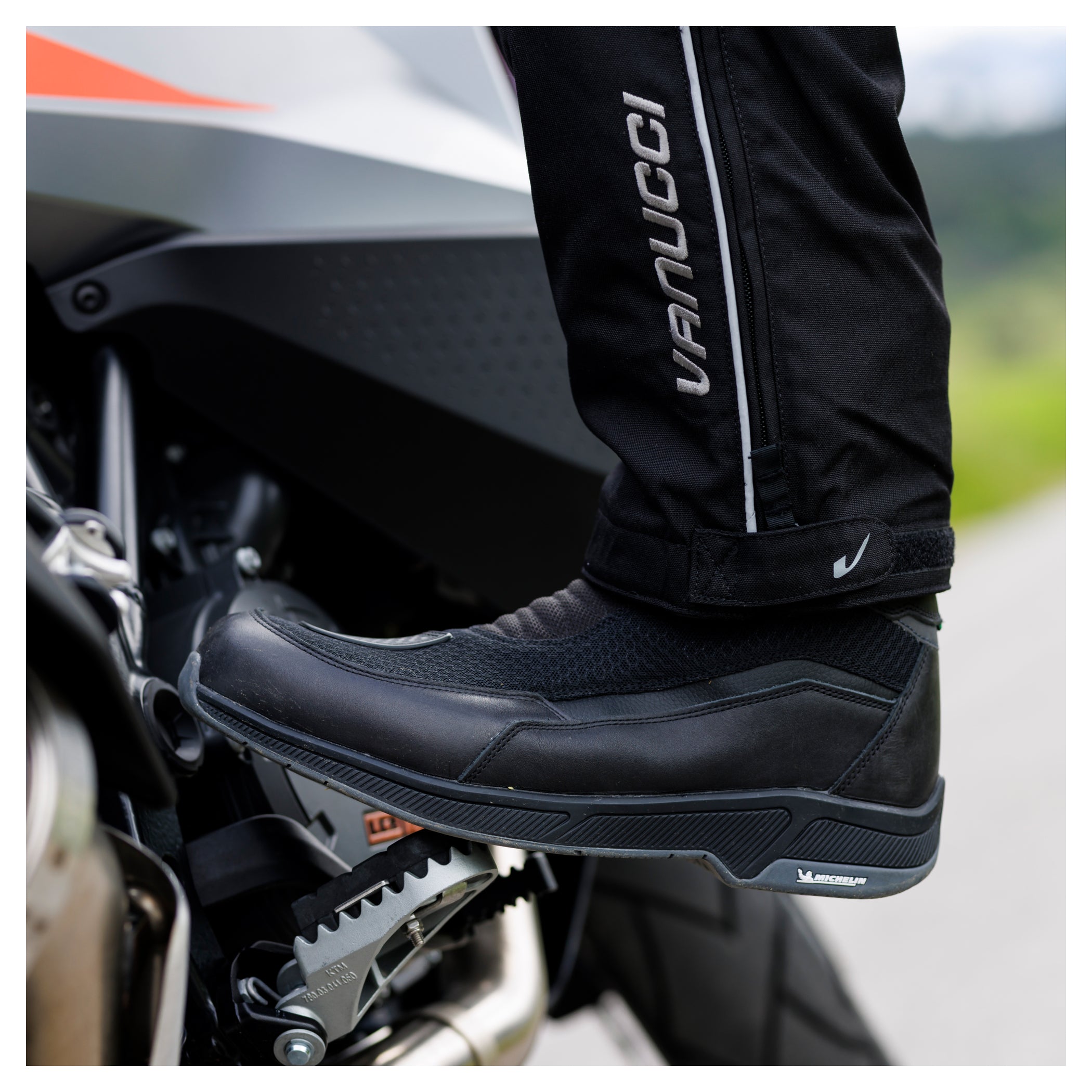 Cizme Moto VAB-1 Vanucci - Scurte, Piele, Confort Vara