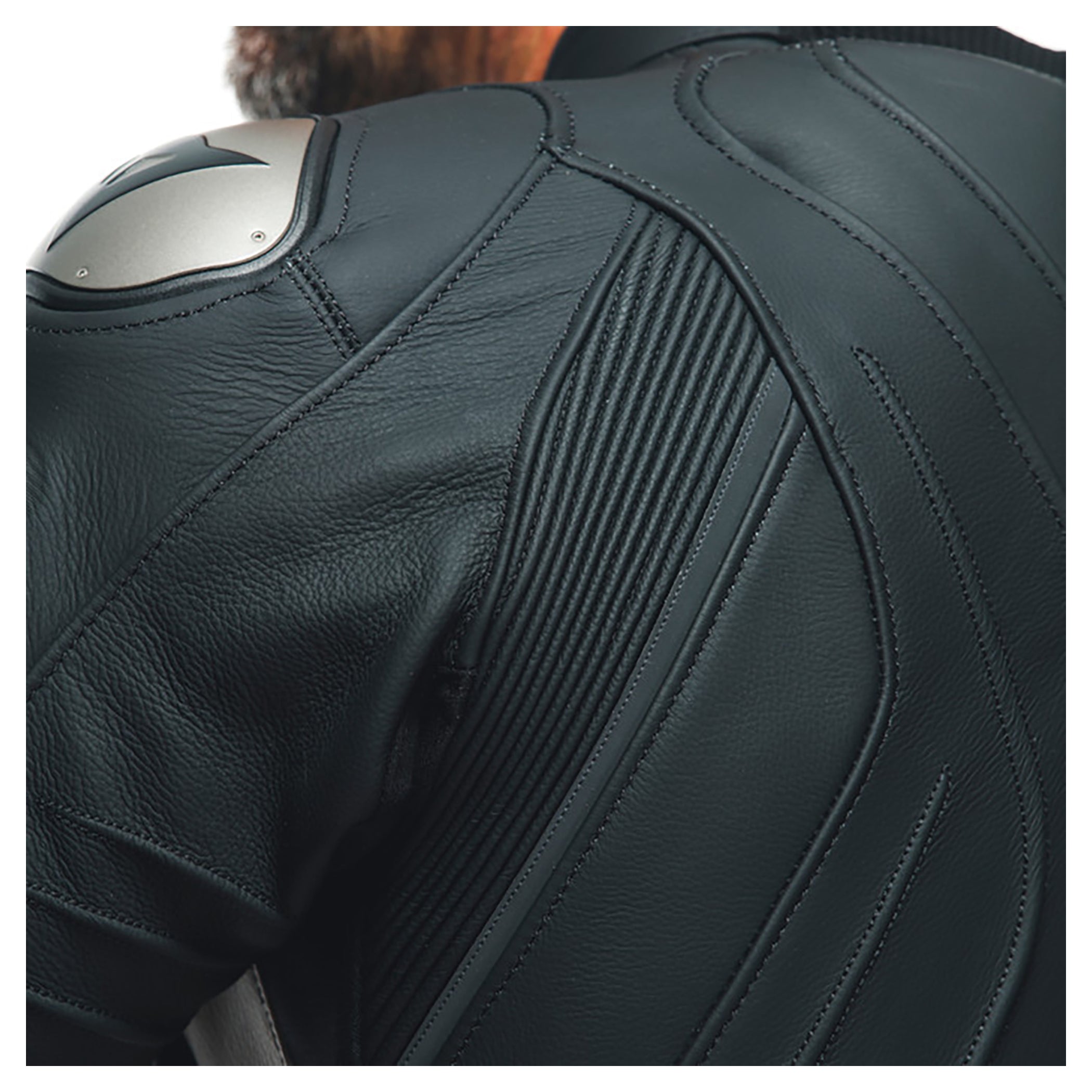 Costum Moto 2 Piese Dainese Avro 4 2-T - Piele, Protecții Aluminiu