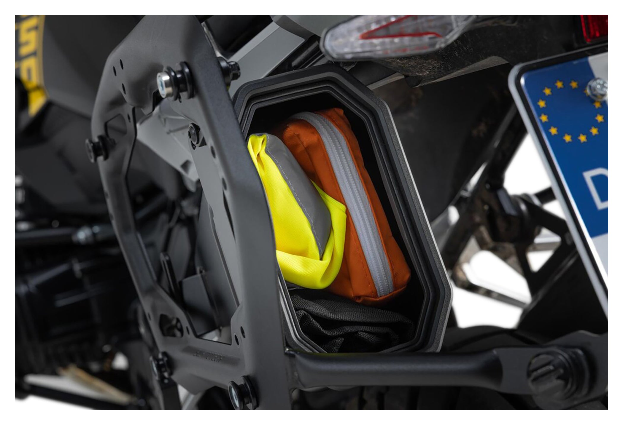 Cutie Scule Moto Trax SW-Motech Neagră - Suport PRO