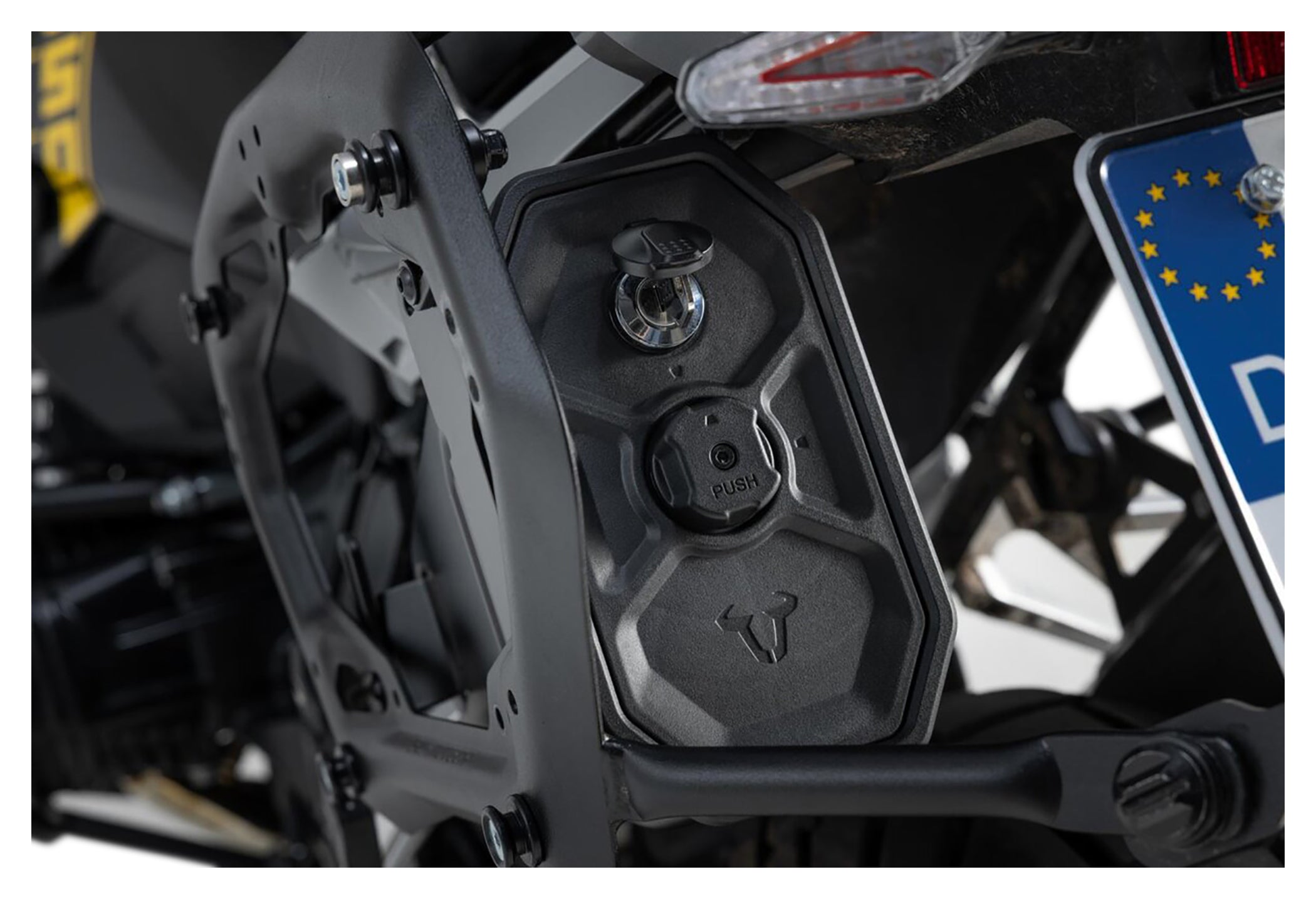 Cutie Scule Moto Trax SW-Motech Neagră - Suport PRO