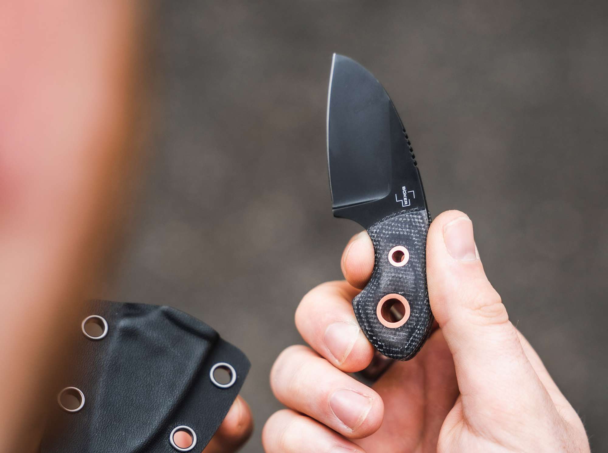 Cuțit Böker Plus Gnome All Black Copper – Ultra Compact, Robust și Cu Stil