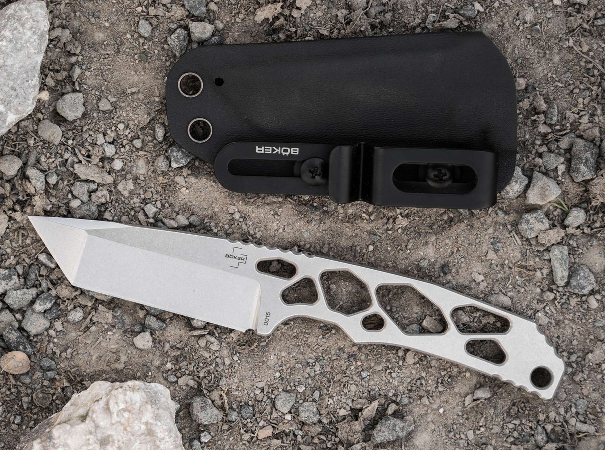 Cuțit Böker Plus Superlight Tanto – Compact, Extrem de Robust și Design Industrial