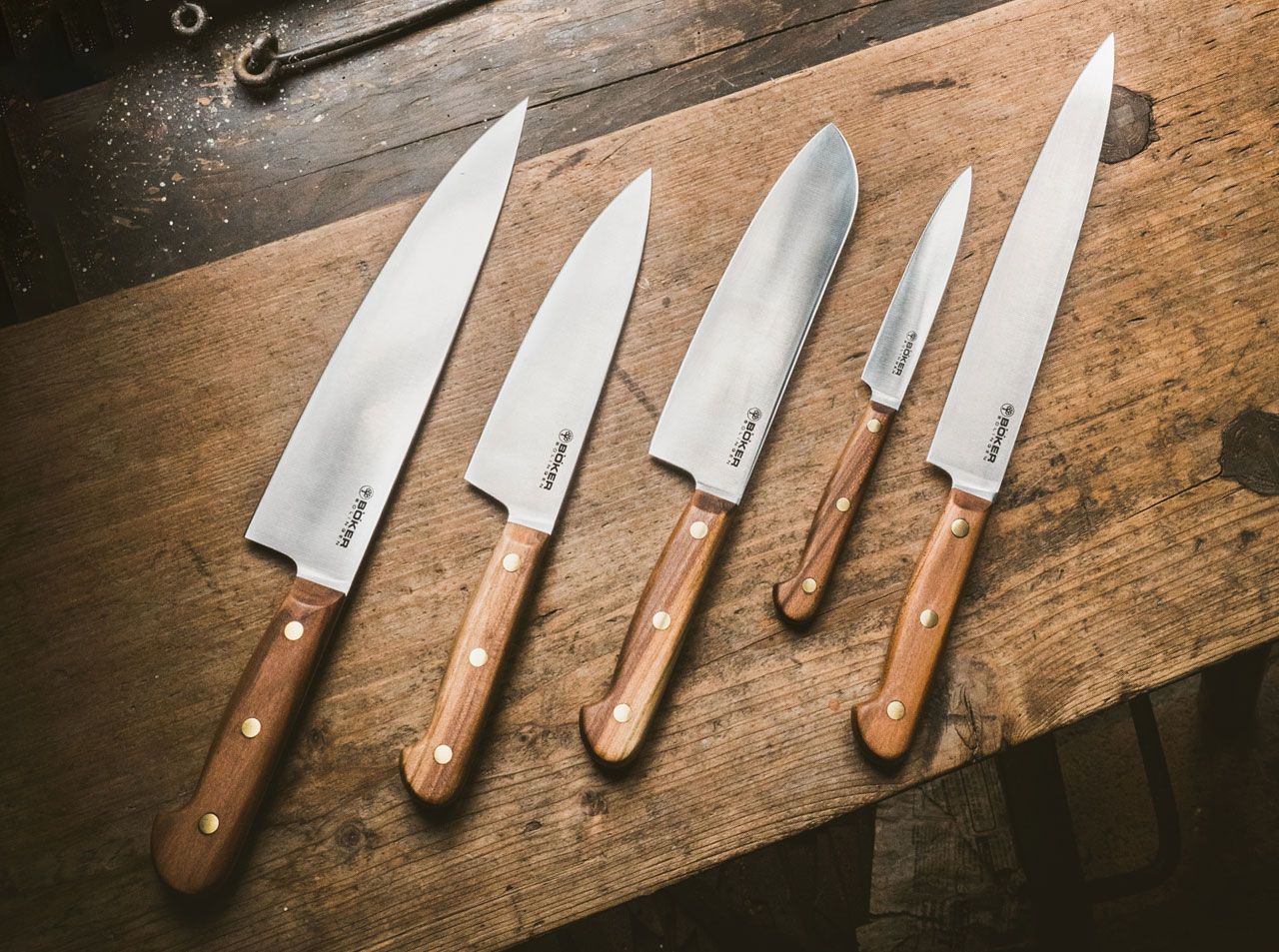 Cutit de bucatarie Böker Cottage-Craft Santoku Böker- Carbon C75, Lemn Prun