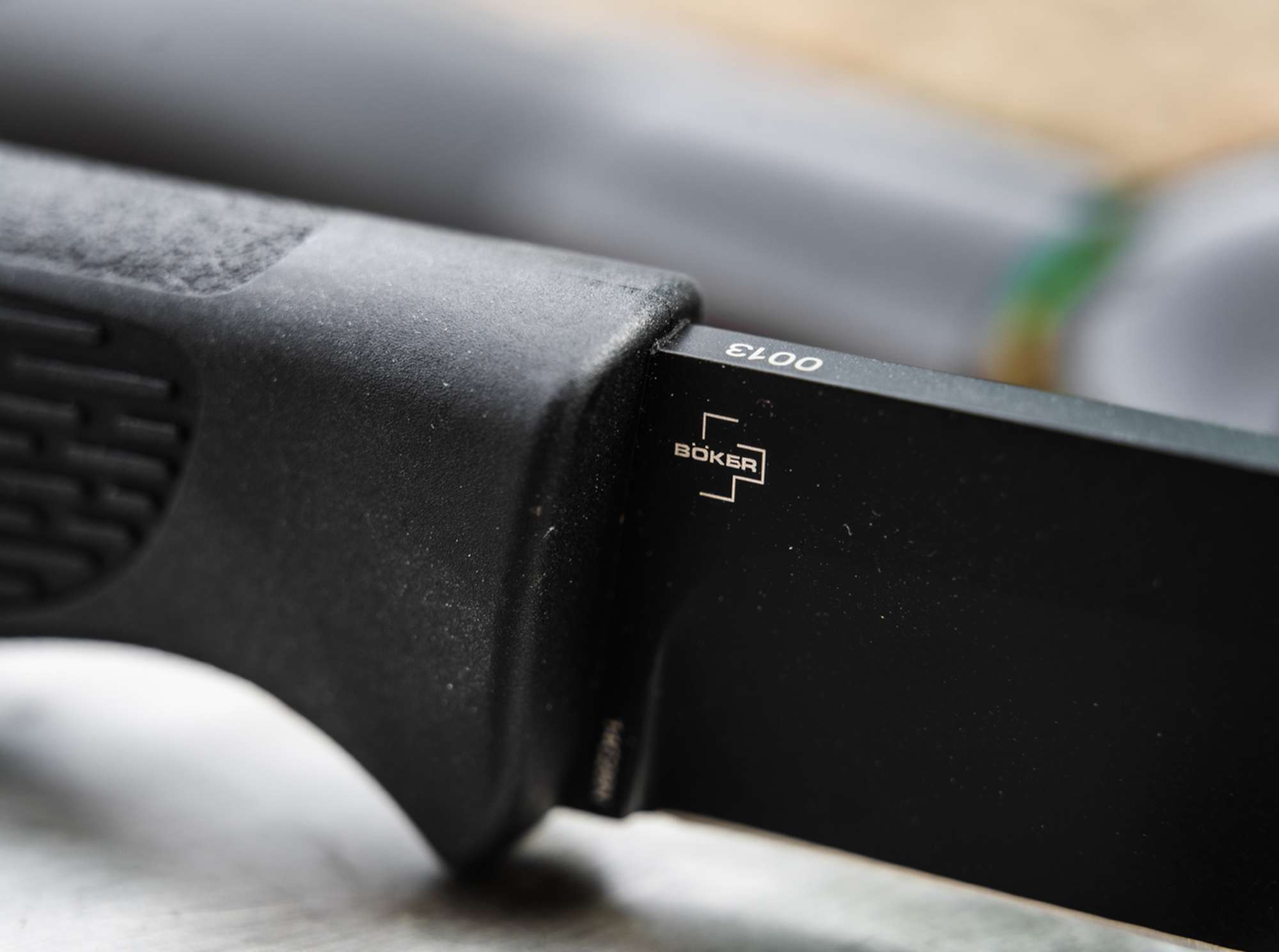 Cuțit Heckler & Koch MP7 Personal Duty Knife – Tactic, Robust și Pregătit pentru Orice