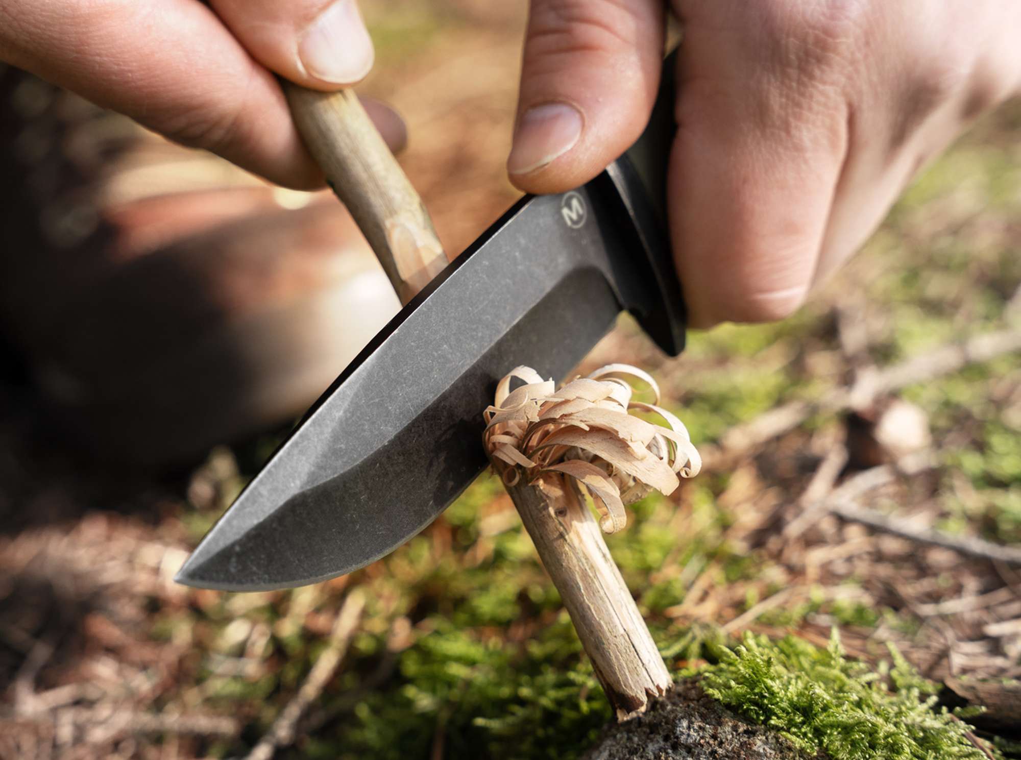 Cuțit Magnum Bushcraft Drop – Robust, Versatil și Pregătit pentru Natură