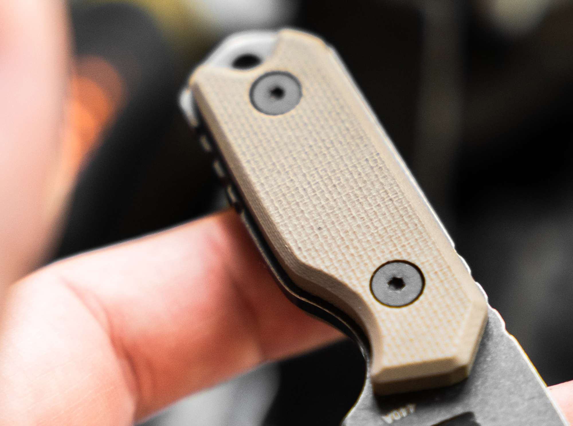 Cuțit Magnum Li’l Friend Micro – Ultra Compact, Discret și Mereu la Îndemână