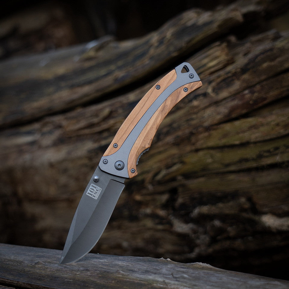Cuțit Pliabil Mes Woodwarrior #9241 - Fiabilitate Tactică Superioră